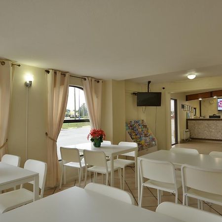 Country Hearth Inn- Kissimmee Extérieur photo
