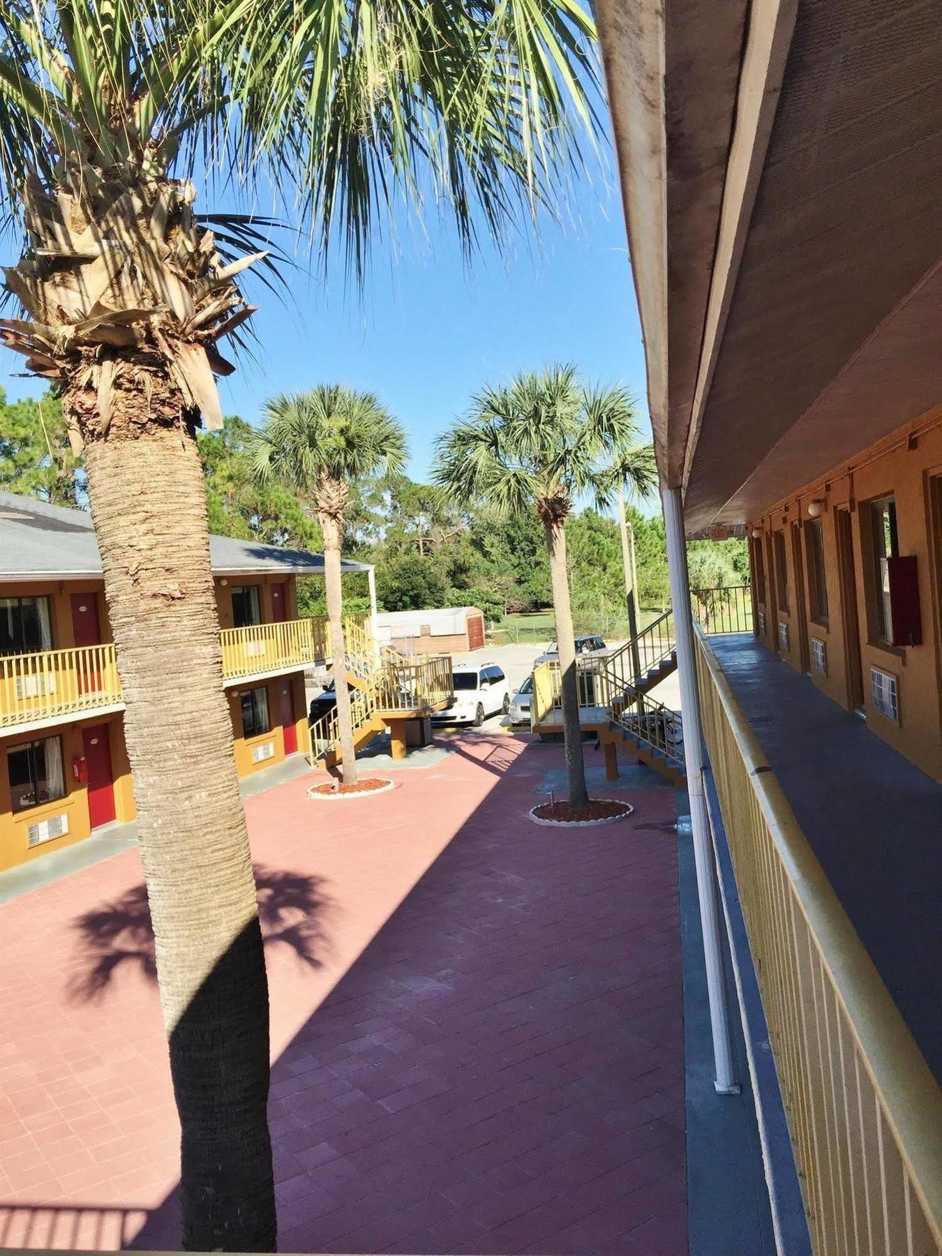 Country Hearth Inn- Kissimmee Extérieur photo