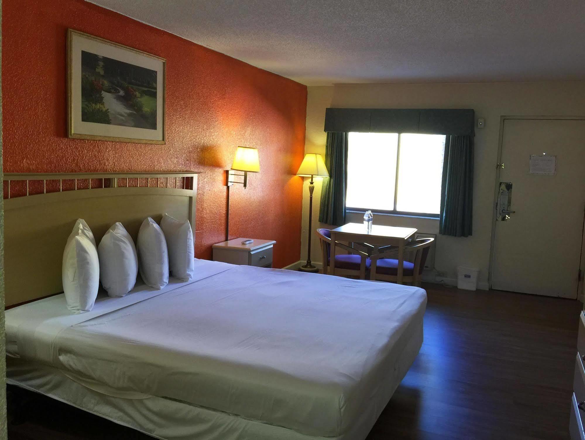 Country Hearth Inn- Kissimmee Extérieur photo